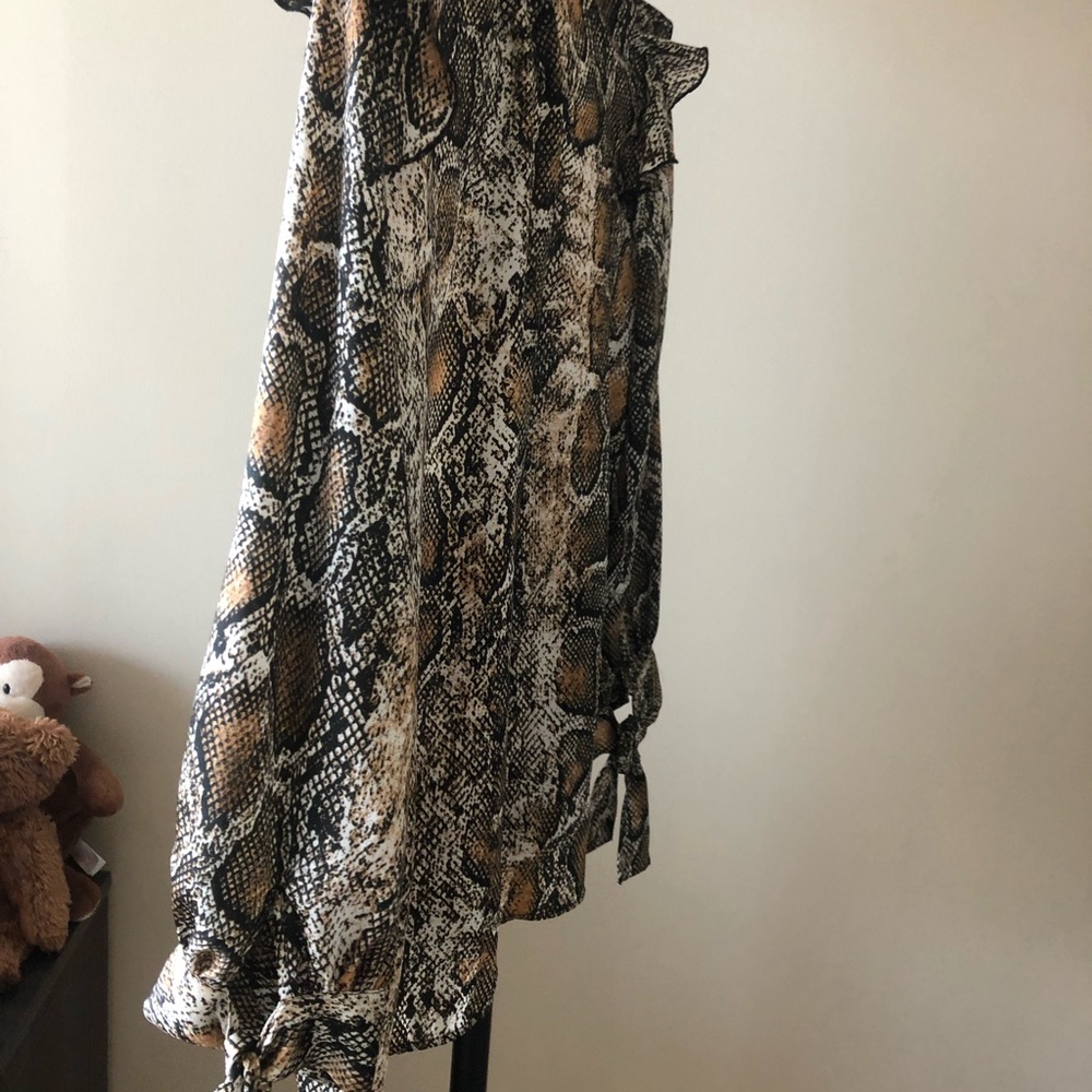 🤎💛Brand New Zara Blouse in Snakeskin Patterns🤎 - Picture 9 of 16